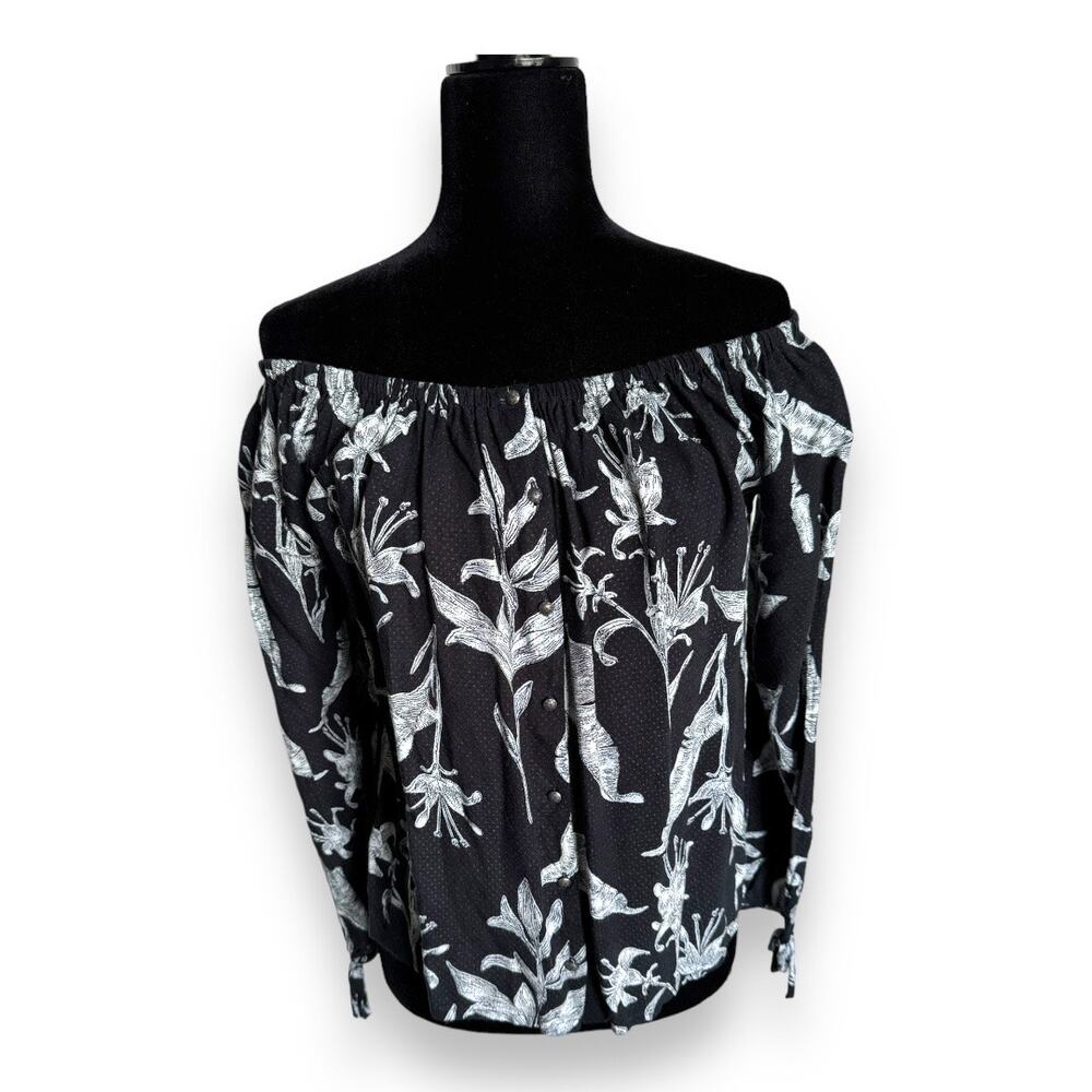 Roxy Womens Blouse Sz L Off Shoulder Floral Black White Textured Dotted Fabric - Picture 4 of 9